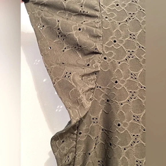 Michael Kors Ruffle Sleeve Eyelet Olive Shirt Size Large - Picture 3 of 6